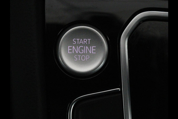 Volkswagen Passat 1.4 TSI PHEV GTE | SOH 95% | Stoelverwarming | Trekhaak | Massage | Camera | Carplay | Keyless | Matrix LED | Navigatie | Adaptive cruise | Park Assist | Climate control | Plug In