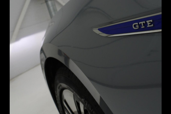 Volkswagen Passat 1.4 TSI PHEV GTE | SOH 95% | Stoelverwarming | Trekhaak | Massage | Camera | Carplay | Keyless | Matrix LED | Navigatie | Adaptive cruise | Park Assist | Climate control | Plug In