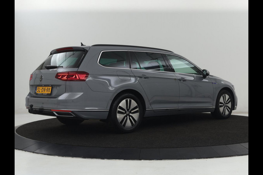 Volkswagen Passat 1.4 TSI PHEV GTE | SOH 95% | Stoelverwarming | Trekhaak | Massage | Camera | Carplay | Keyless | Matrix LED | Navigatie | Adaptive cruise | Park Assist | Climate control | Plug In