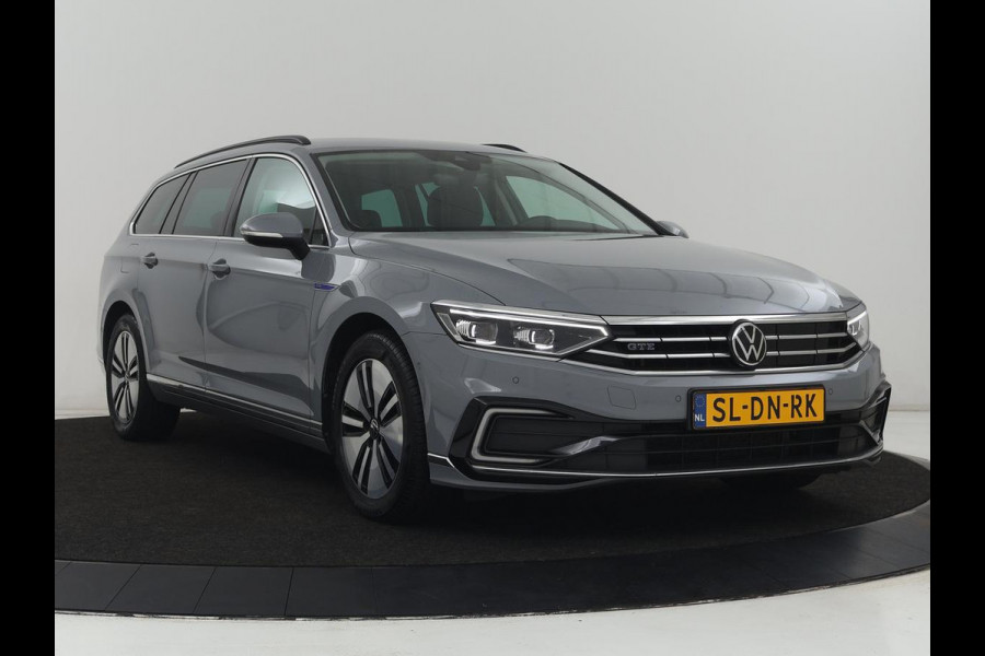 Volkswagen Passat 1.4 TSI PHEV GTE | SOH 95% | Stoelverwarming | Trekhaak | Massage | Camera | Carplay | Keyless | Matrix LED | Navigatie | Adaptive cruise | Park Assist | Climate control | Plug In