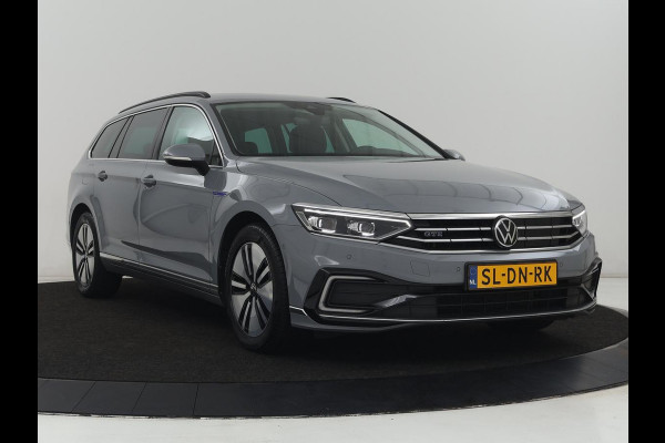 Volkswagen Passat 1.4 TSI PHEV GTE | SOH 95% | Stoelverwarming | Trekhaak | Massage | Camera | Carplay | Keyless | Matrix LED | Navigatie | Adaptive cruise | Park Assist | Climate control | Plug In