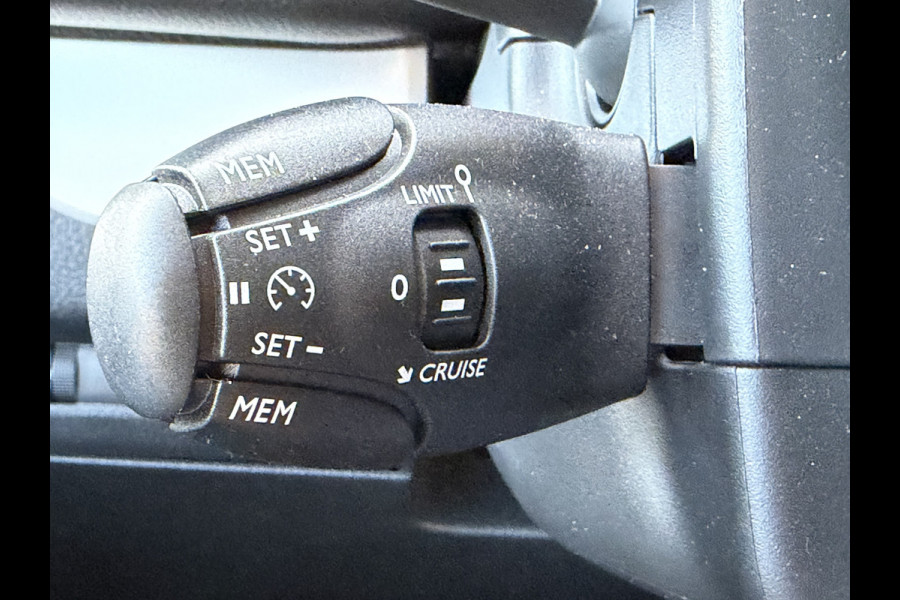 Citroën ë-Jumpy DC 75 kWh (Stoelverwarming - 2x Schuifdeuren - Keyless Entry - Laadruimte betimmering - Automatische Airco - Navigatie - Parkeer