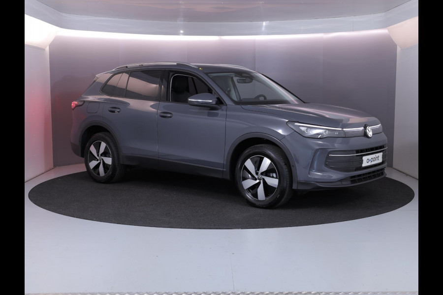 Volkswagen Tiguan 1.5 eHybrid Life Edition 204 pk Automaat (DSG) | Verlengde garantie | Navigatie | Parkeersensoren (Park assist) | Achteruitrijcamera | Stoelverwarming |