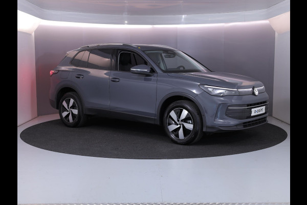 Volkswagen Tiguan 1.5 eHybrid Life Edition 204 pk Automaat (DSG) | Verlengde garantie | Navigatie | Parkeersensoren (Park assist) | Achteruitrijcamera | Stoelverwarming |