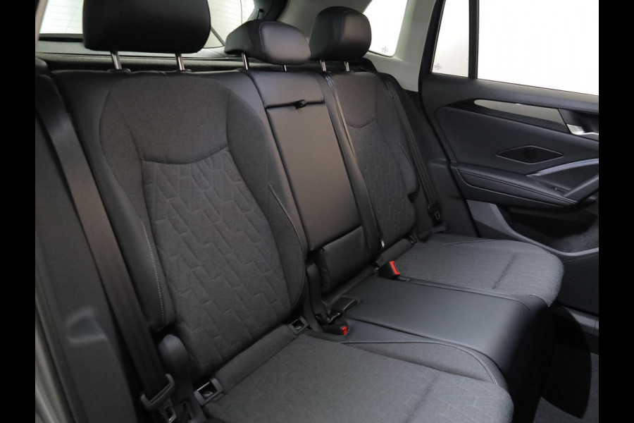 Volkswagen Tiguan 1.5 eHybrid Life Edition 204 pk Automaat (DSG) | Verlengde garantie | Navigatie | Parkeersensoren (Park assist) | Achteruitrijcamera | Stoelverwarming |