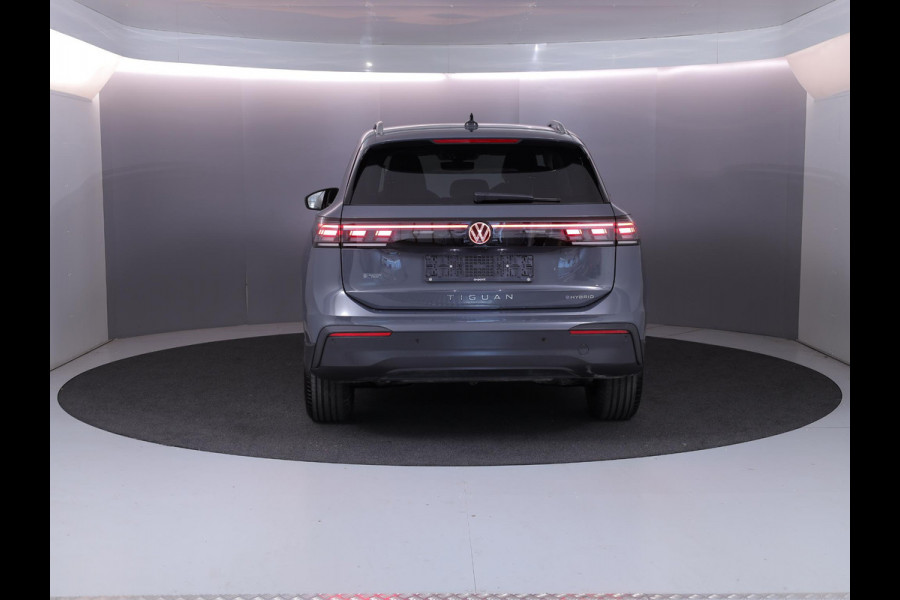 Volkswagen Tiguan 1.5 eHybrid Life Edition 204 pk Automaat (DSG) | Verlengde garantie | Navigatie | Parkeersensoren (Park assist) | Achteruitrijcamera | Stoelverwarming |
