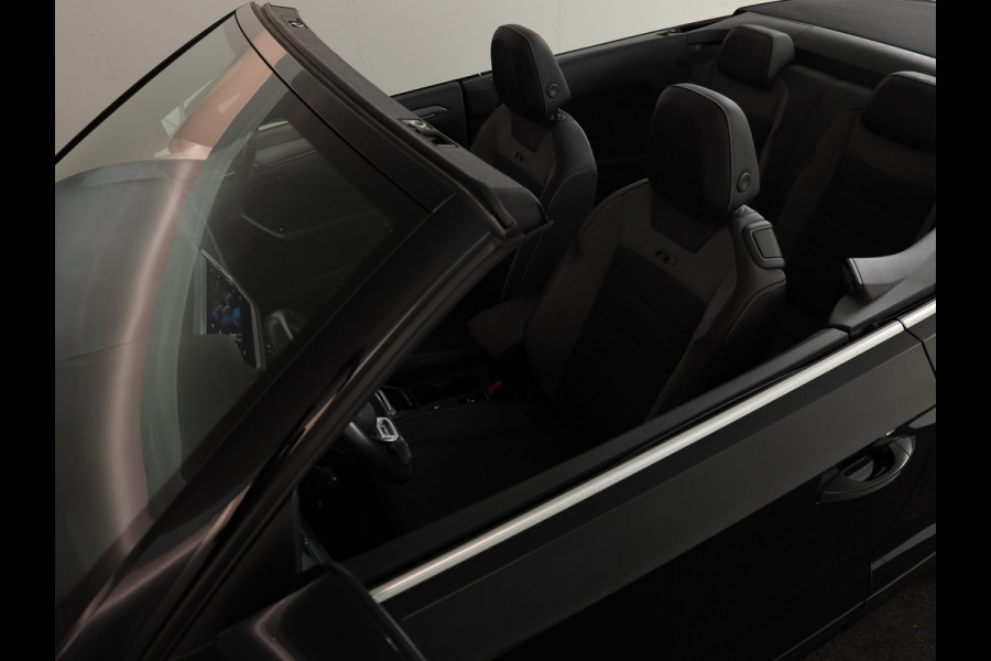 Volkswagen T-Roc Cabrio 1.5 TSI R-Line 150 pk Automaat (DSG) | Navigatie | Windscherm | Parkeersensoren | Stoelverwarming | Adaptieve cruise control |