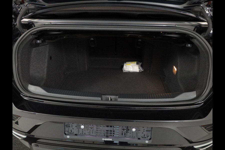 Volkswagen T-Roc Cabrio 1.5 TSI R-Line 150 pk Automaat (DSG) | Navigatie | Windscherm | Parkeersensoren | Stoelverwarming | Adaptieve cruise control |
