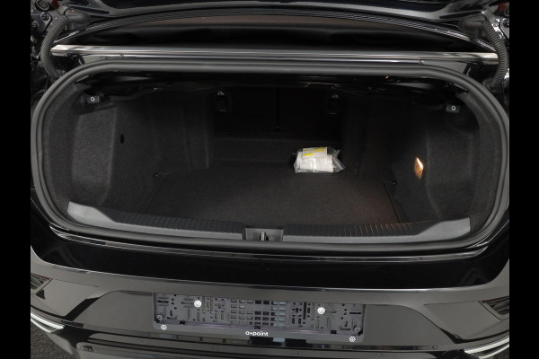 Volkswagen T-Roc Cabrio 1.5 TSI R-Line 150 pk Automaat (DSG) | Navigatie | Windscherm | Parkeersensoren | Stoelverwarming | Adaptieve cruise control |