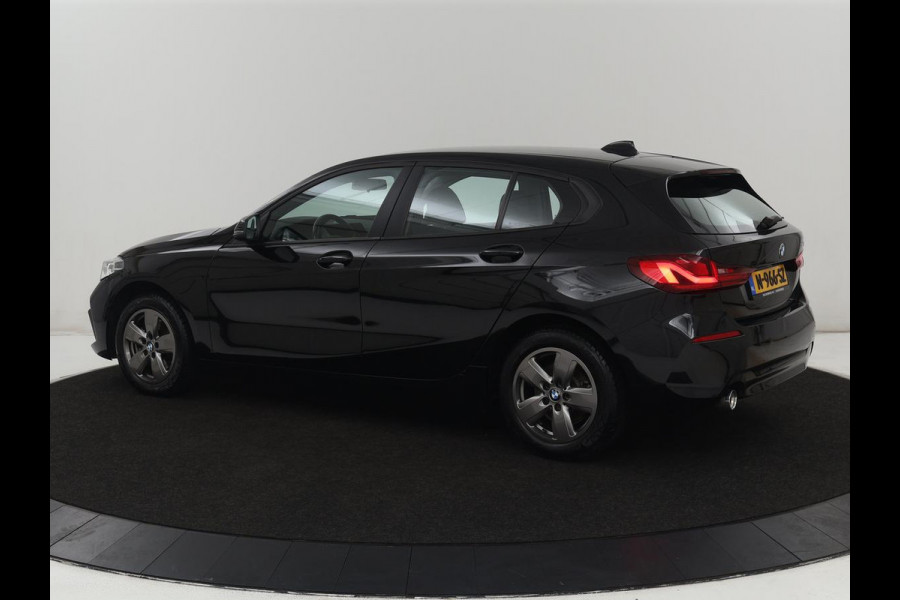 BMW 1-serie 116i Business Edition | Carplay | Live Cockpit | Navigatie | Full LED | Navigatie | DAB | Climate control | Cruise control | Bluetooth | Origineel NL