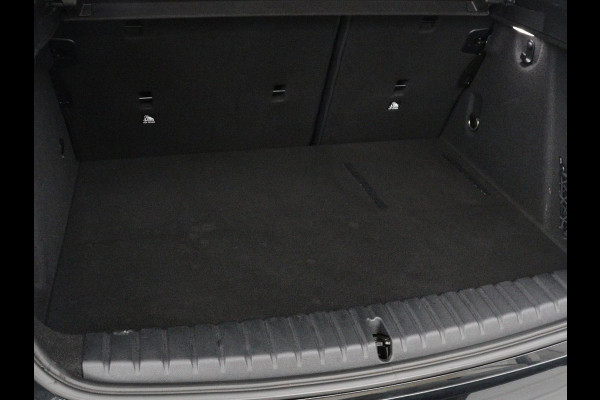 BMW 1-serie 116i Business Edition | Carplay | Live Cockpit | Navigatie | Full LED | Navigatie | DAB | Climate control | Cruise control | Bluetooth | Origineel NL