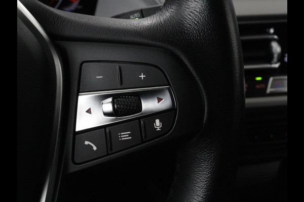BMW 1-serie 116i Business Edition | Carplay | Live Cockpit | Navigatie | Full LED | Navigatie | DAB | Climate control | Cruise control | Bluetooth | Origineel NL