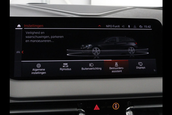 BMW 1-serie 116i Business Edition | Carplay | Live Cockpit | Navigatie | Full LED | Navigatie | DAB | Climate control | Cruise control | Bluetooth | Origineel NL