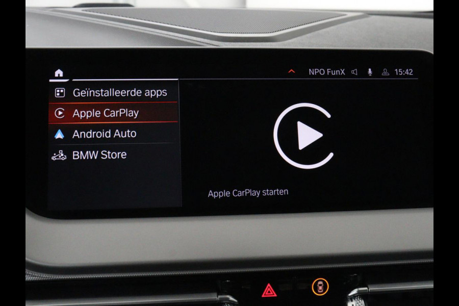 BMW 1-serie 116i Business Edition | Carplay | Live Cockpit | Navigatie | Full LED | Navigatie | DAB | Climate control | Cruise control | Bluetooth | Origineel NL