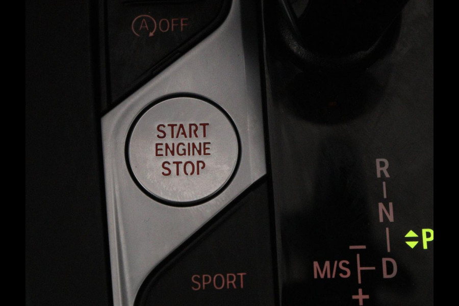 BMW 1-serie 116i Business Edition | Carplay | Live Cockpit | Navigatie | Full LED | Navigatie | DAB | Climate control | Cruise control | Bluetooth | Origineel NL