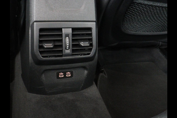 BMW 1-serie 116i Business Edition | Carplay | Live Cockpit | Navigatie | Full LED | Navigatie | DAB | Climate control | Cruise control | Bluetooth | Origineel NL