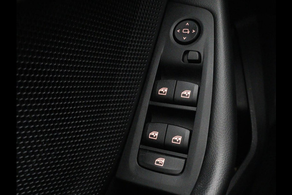 BMW 1-serie 116i Business Edition | Carplay | Live Cockpit | Navigatie | Full LED | Navigatie | DAB | Climate control | Cruise control | Bluetooth | Origineel NL