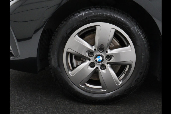 BMW 1-serie 116i Business Edition | Carplay | Live Cockpit | Navigatie | Full LED | Navigatie | DAB | Climate control | Cruise control | Bluetooth | Origineel NL