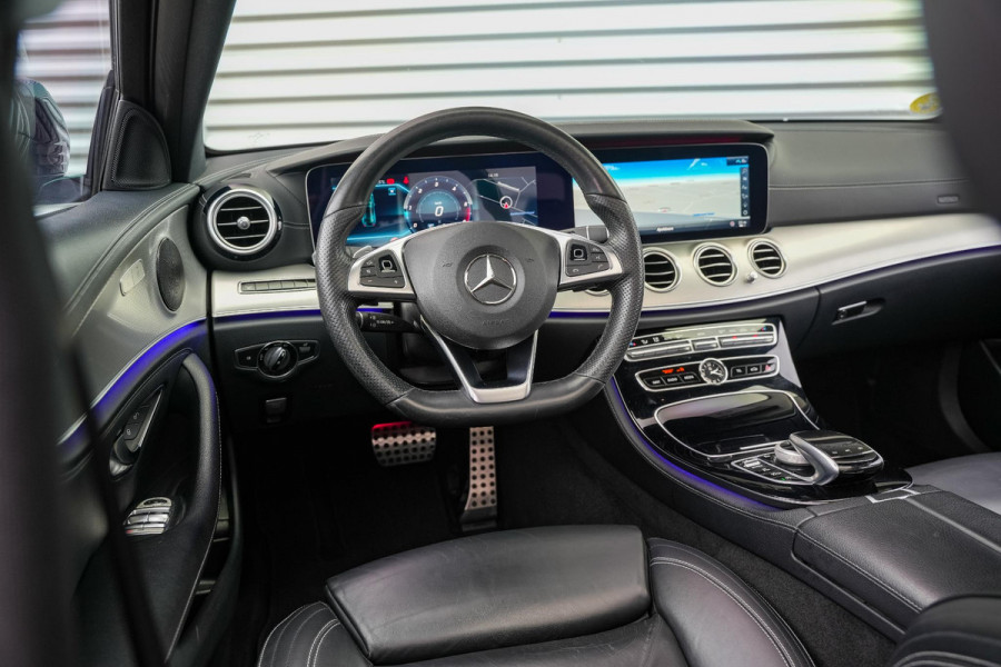 Mercedes-Benz E-Klasse 220 d Business Solution AMG Panoramadak WideScreen Ambient Luxe Leder