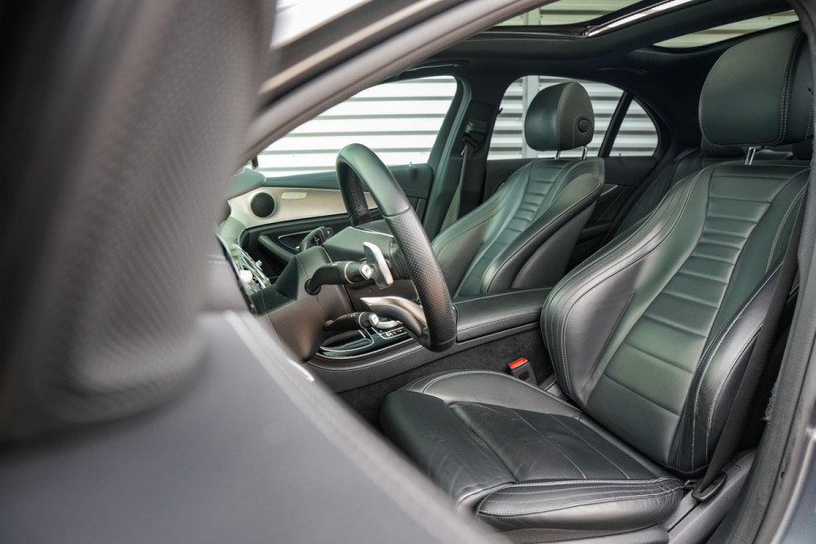 Mercedes-Benz E-Klasse 220 d Business Solution AMG Panoramadak WideScreen Ambient Luxe Leder