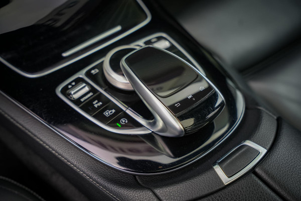 Mercedes-Benz E-Klasse 220 d Business Solution AMG Panoramadak WideScreen Ambient Luxe Leder