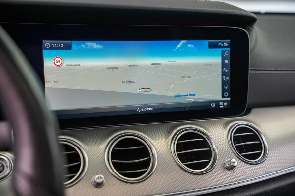 Mercedes-Benz E-Klasse 220 d Business Solution AMG Panoramadak WideScreen Ambient Luxe Leder