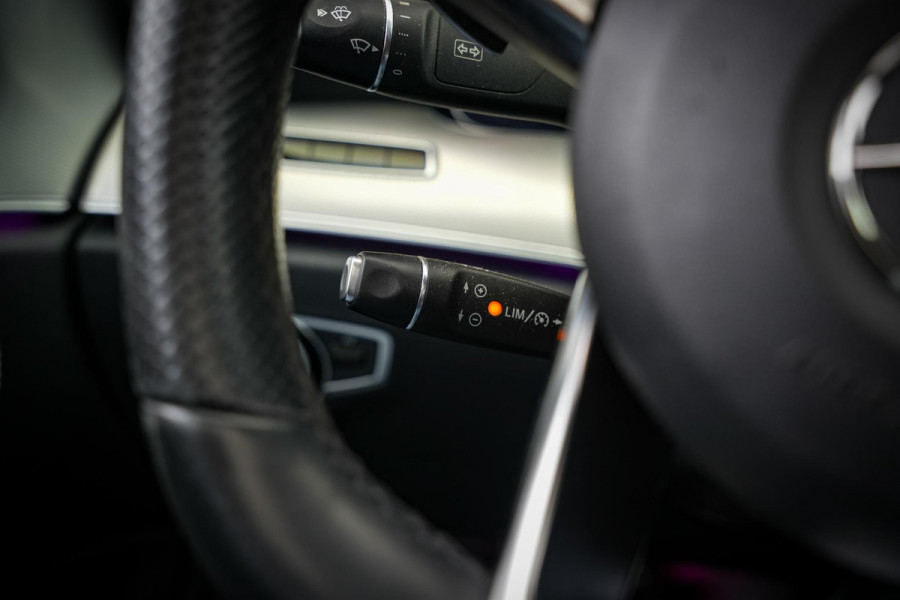 Mercedes-Benz E-Klasse 220 d Business Solution AMG Panoramadak WideScreen Ambient Luxe Leder