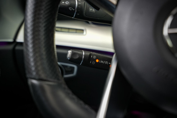 Mercedes-Benz E-Klasse 220 d Business Solution AMG Panoramadak WideScreen Ambient Luxe Leder