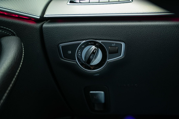 Mercedes-Benz E-Klasse 220 d Business Solution AMG Panoramadak WideScreen Ambient Luxe Leder