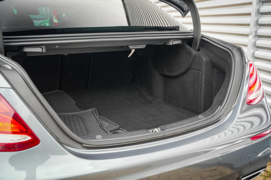 Mercedes-Benz E-Klasse 220 d Business Solution AMG Panoramadak WideScreen Ambient Luxe Leder