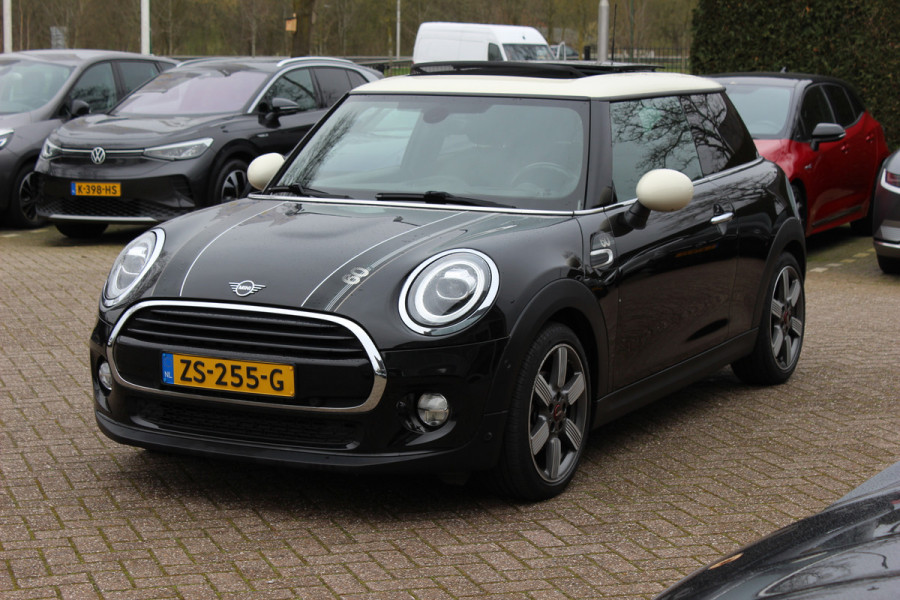 MINI Mini 1.5 Cooper 60 Years Edition / Panoramadak / Head-up / Leder / Harman Kardon / 17'' / Navigatie / DAB / Cruise Control