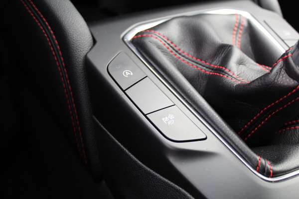 Ford Kuga 1.5 EcoBoost 150PK ST-Line | Trekhaak | Head-up | Adaptieve Cruise | Winterpack