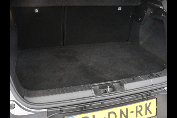 Renault Captur 1.6 E-Tech Plug-in Hybrid 160 Intens | Carplay | Half leder | Navigatie | Full LED | Parkeerhulp | Keyless | Climate control | Bluetooth | Cruise control | PHEV | Plug In