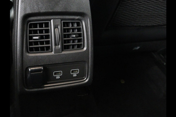 Renault Captur 1.6 E-Tech Plug-in Hybrid 160 Intens | Carplay | Half leder | Navigatie | Full LED | Parkeerhulp | Keyless | Climate control | Bluetooth | Cruise control | PHEV | Plug In