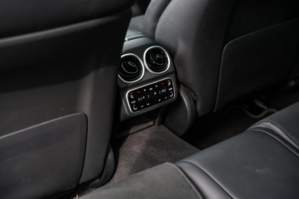 Mercedes-Benz C-Klasse 200 4MATIC AMG Line Burmester Panodak Ambient 360 Camera Dode Hoek Keyless