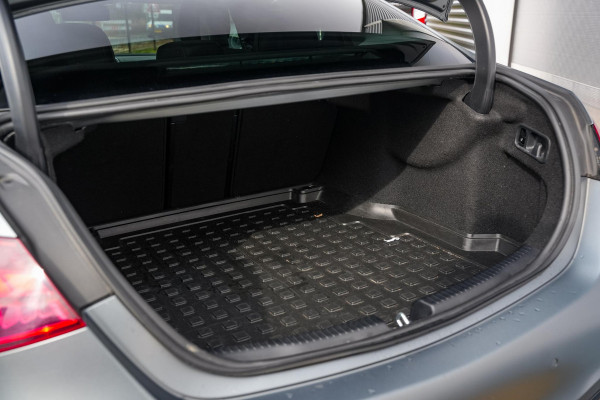 Mercedes-Benz C-Klasse 200 4MATIC AMG Line Burmester Panodak Ambient 360 Camera Dode Hoek Keyless