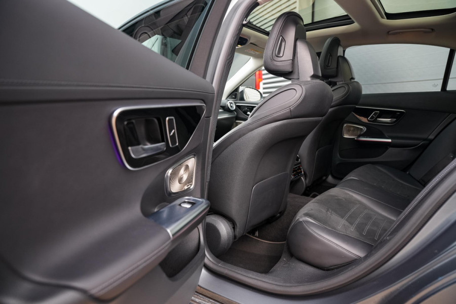 Mercedes-Benz C-Klasse 200 4MATIC AMG Line Burmester Panodak Ambient 360 Camera Dode Hoek Keyless