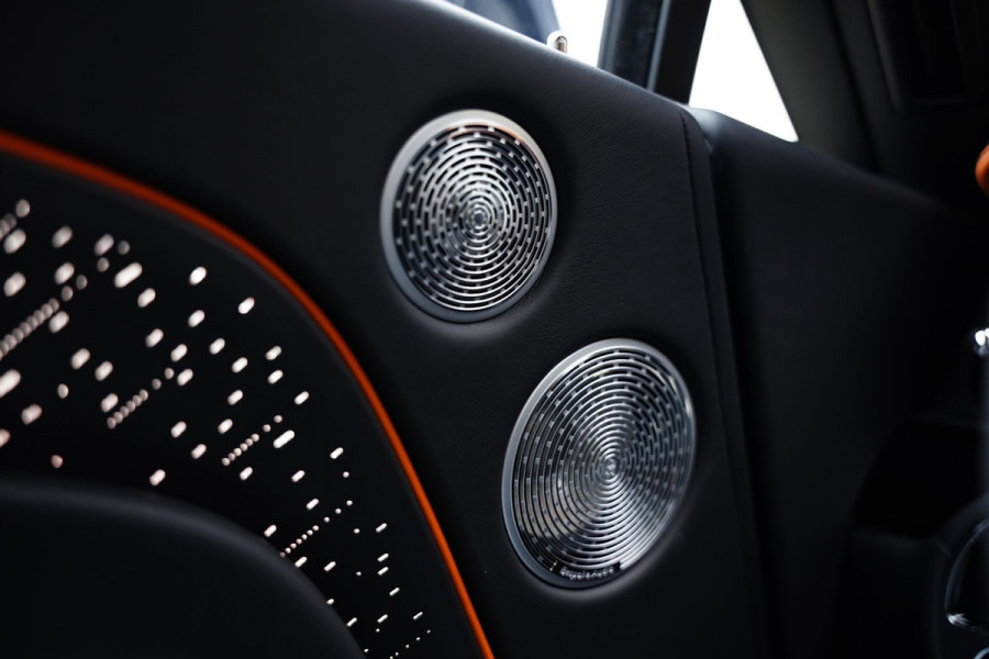 Rolls-Royce Spectre AWD Two Tone / Bespoke Audio / Pinstripe Mandarin / NL-Car
