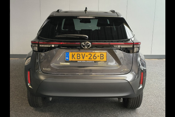 Toyota Yaris Cross 1.5 Hybrid 115 First Edition Rijklaar + Fabrieksgarantie Henk Jongen Auto's in Helmond,  al 50 jaar service zoals 't hoort!