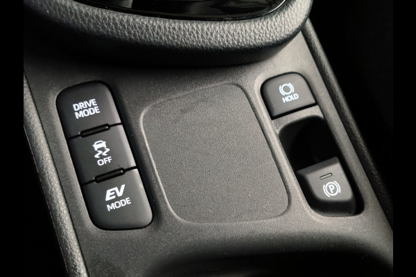 Toyota Yaris Cross 1.5 Hybrid 115 First Edition Rijklaar + Fabrieksgarantie Henk Jongen Auto's in Helmond,  al 50 jaar service zoals 't hoort!