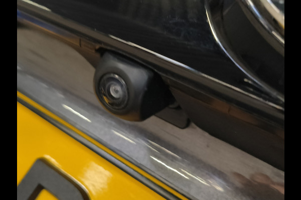 Toyota Yaris Cross 1.5 Hybrid 115 First Edition Rijklaar + Fabrieksgarantie Henk Jongen Auto's in Helmond,  al 50 jaar service zoals 't hoort!