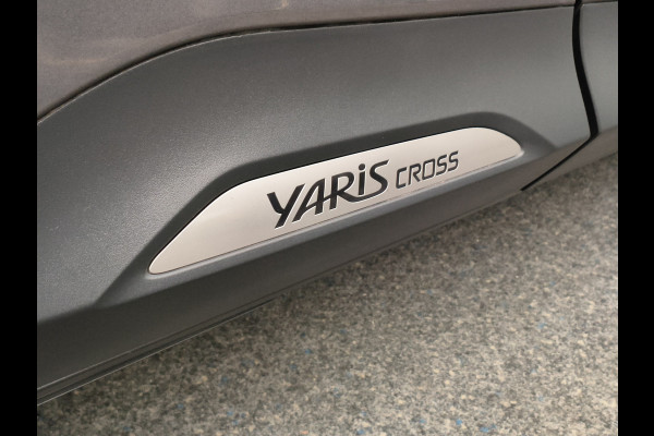 Toyota Yaris Cross 1.5 Hybrid 115 First Edition Rijklaar + Fabrieksgarantie Henk Jongen Auto's in Helmond,  al 50 jaar service zoals 't hoort!