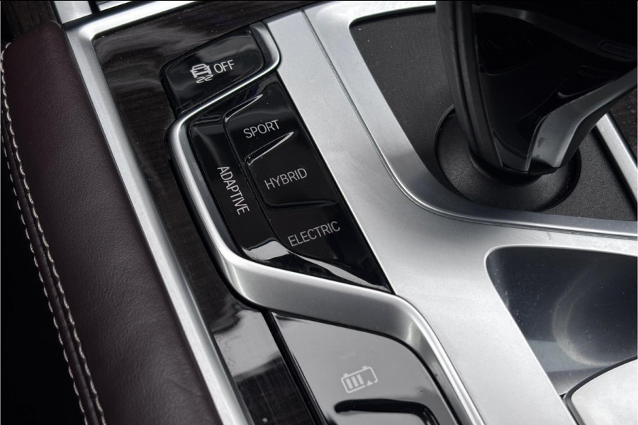 BMW 7 Serie 745e High Executive | Schuif-Kanteldak | 4-WS | Comfortleder | Soft-Close | Head-Up | Alcantara hemel