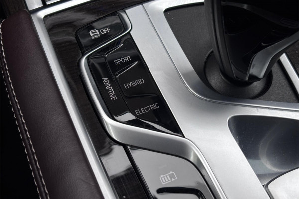 BMW 7 Serie 745e High Executive | Schuif-Kanteldak | 4-WS | Comfortleder | Soft-Close | Head-Up | Alcantara hemel