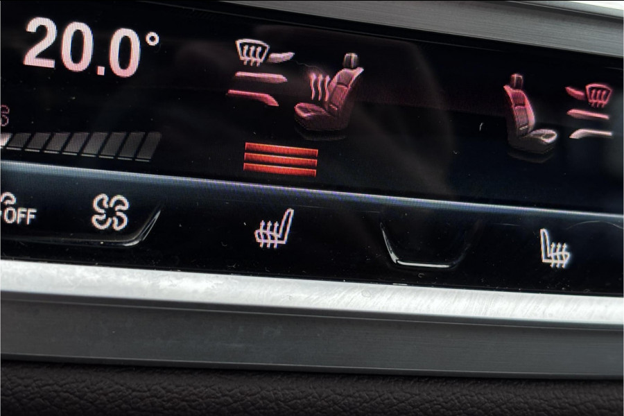 BMW 7 Serie 745e High Executive | Schuif-Kanteldak | 4-WS | Comfortleder | Soft-Close | Head-Up | Alcantara hemel