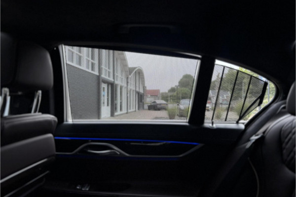 BMW 7 Serie 745e High Executive | Schuif-Kanteldak | 4-WS | Comfortleder | Soft-Close | Head-Up | Alcantara hemel