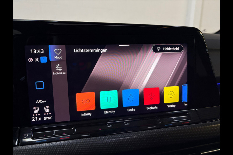 Volkswagen Golf 2.0 TSI R 4Motion, Pano, Akra, Downpipe, HK, HUD