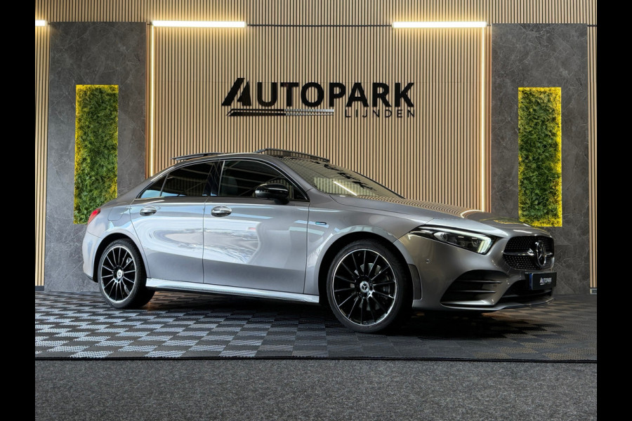 Mercedes-Benz A-Klasse 250e Premium Plus |AMG|PANO|BURMESTER|360CAM|MEMORY|KEYLESS|SFEERVERLICHT|DEALER ONDERHOUDEN|218PK|BOMVOL!|