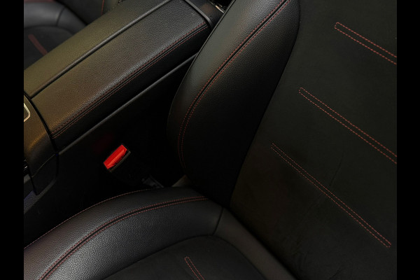 Mercedes-Benz A-Klasse 250e Premium Plus |AMG|PANO|BURMESTER|360CAM|MEMORY|KEYLESS|SFEERVERLICHT|DEALER ONDERHOUDEN|218PK|BOMVOL!|