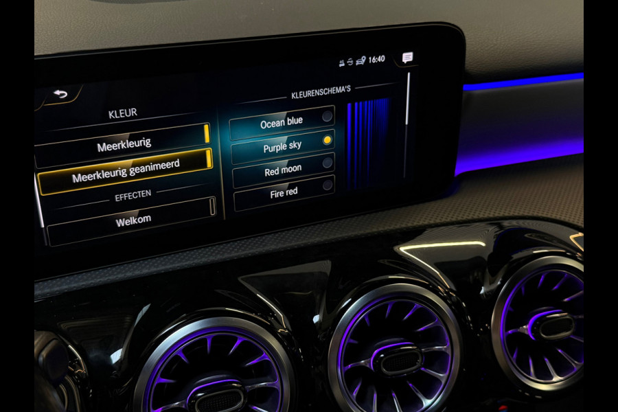 Mercedes-Benz A-Klasse 250e Premium Plus |AMG|PANO|BURMESTER|360CAM|MEMORY|KEYLESS|SFEERVERLICHT|DEALER ONDERHOUDEN|218PK|BOMVOL!|